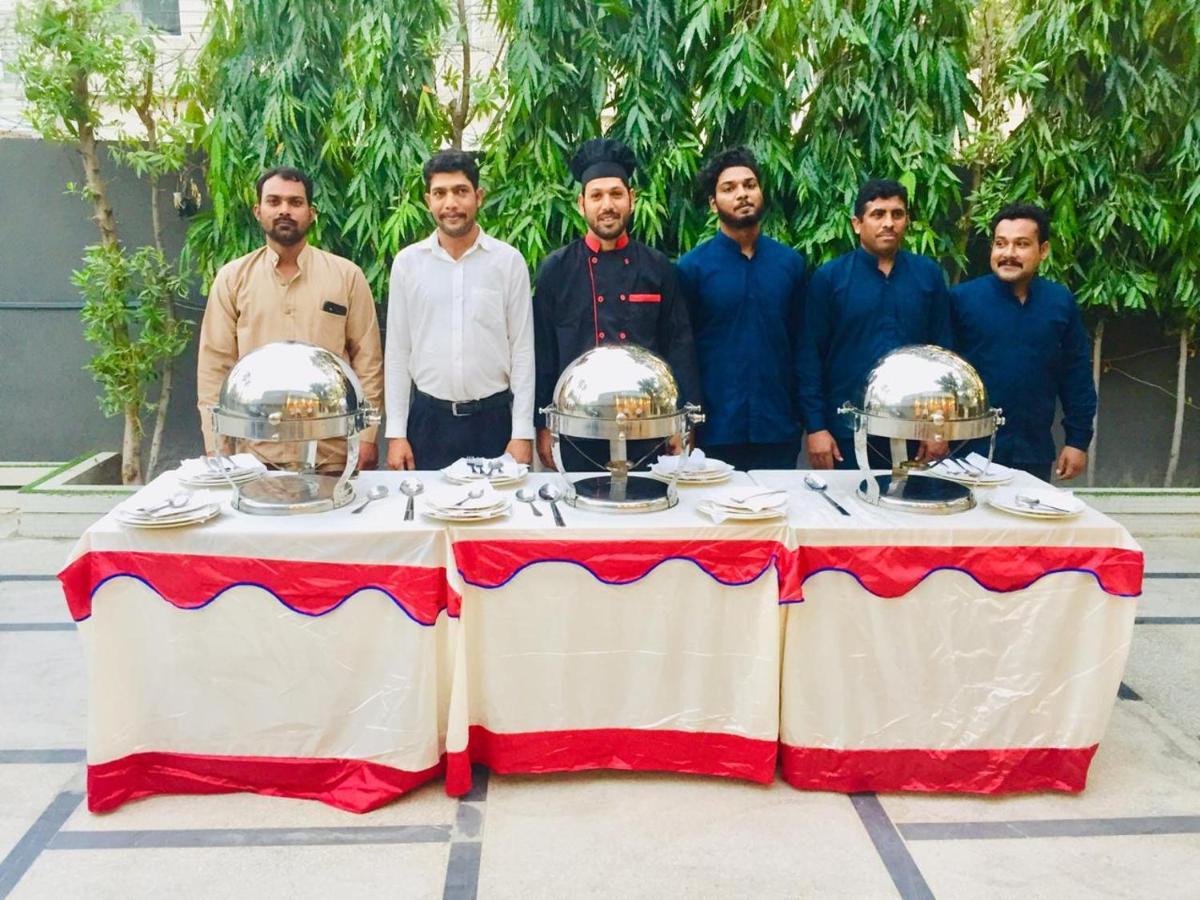Hotel Mairona Gulberg Lahore Esterno foto
