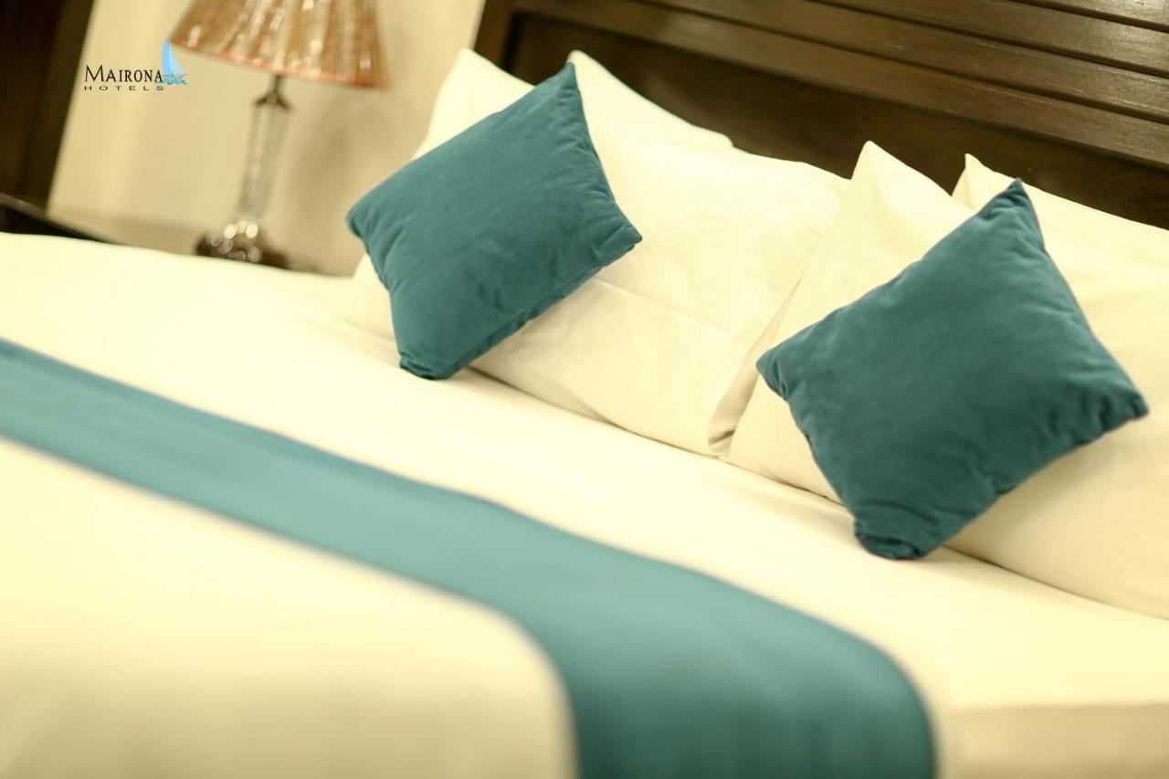 Hotel Mairona Gulberg Lahore Esterno foto