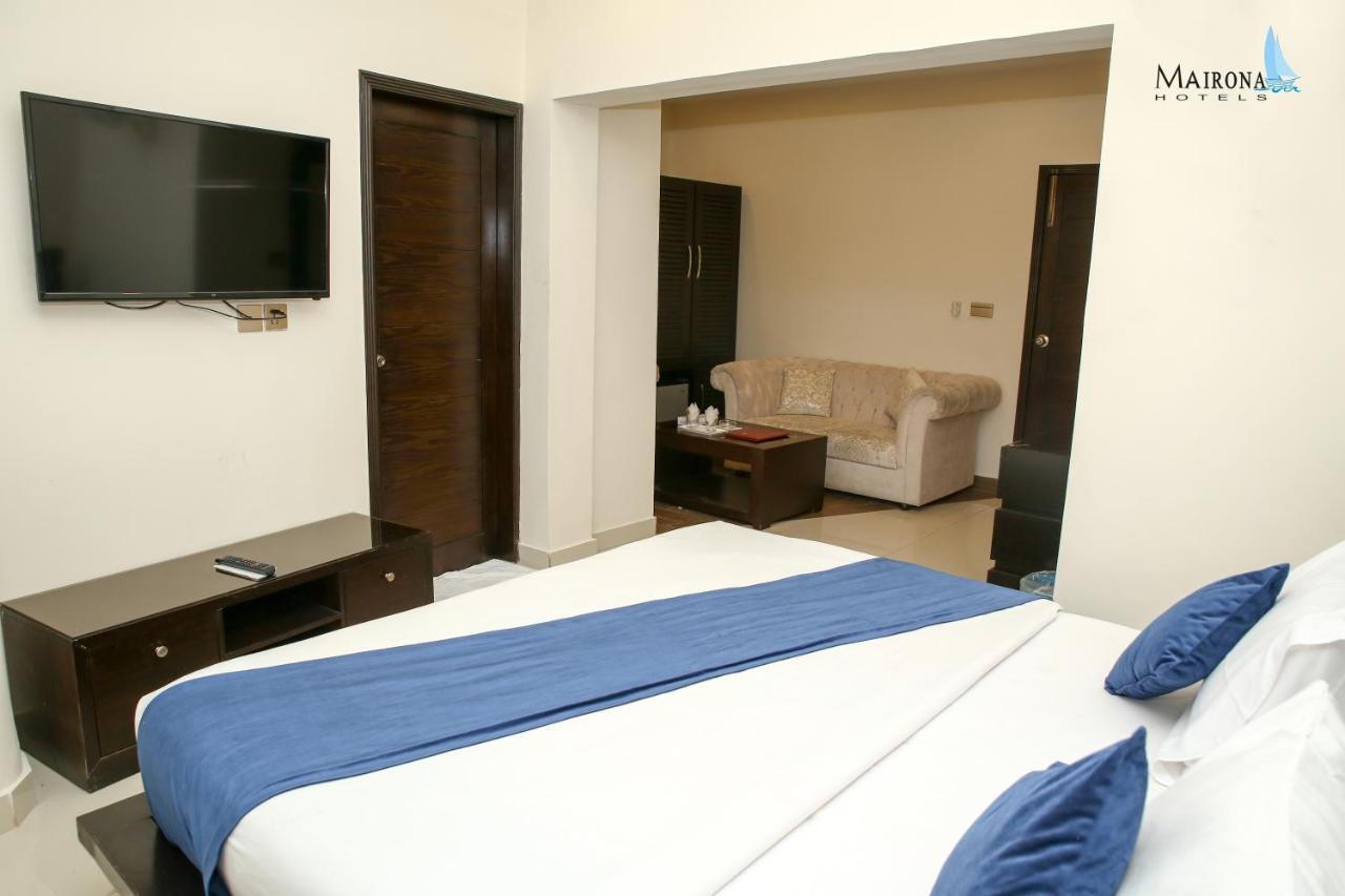 Hotel Mairona Gulberg Lahore Esterno foto