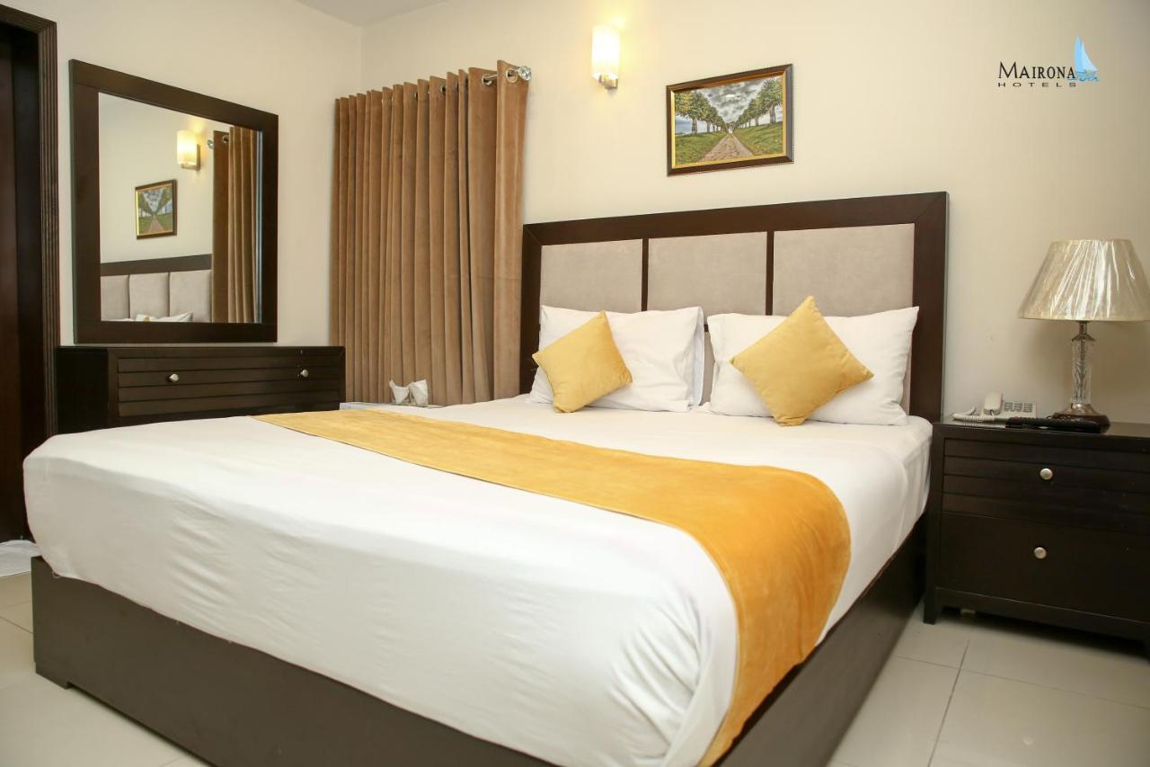 Hotel Mairona Gulberg Lahore Esterno foto
