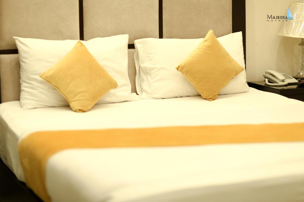 Hotel Mairona Gulberg Lahore Esterno foto