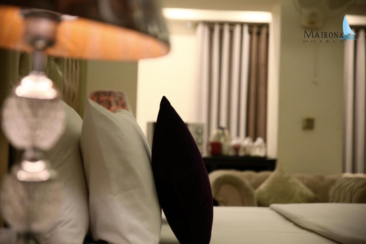 Hotel Mairona Gulberg Lahore Esterno foto